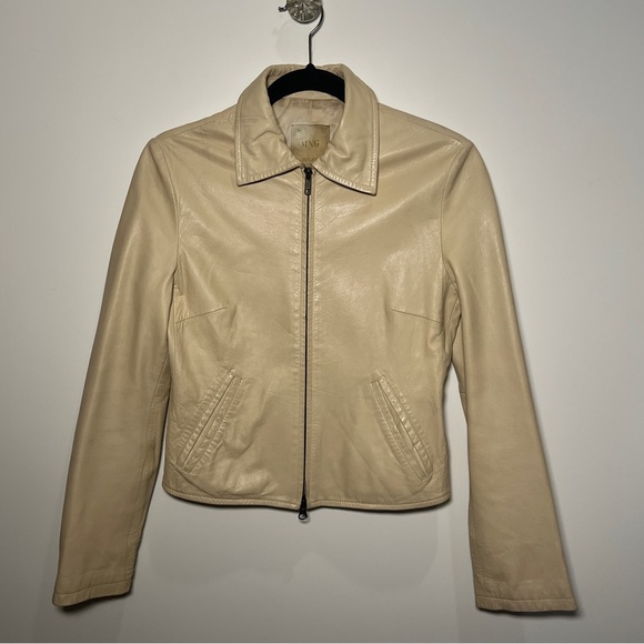 MNG. Size Small
Beige genuine 100% leather jacket 
Double front zipper closure - Picture 11 of 12